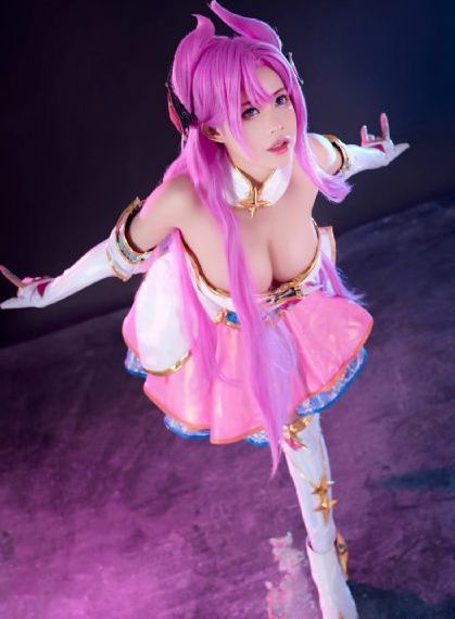 喜爱夜蒲4电影_JVID性感写真