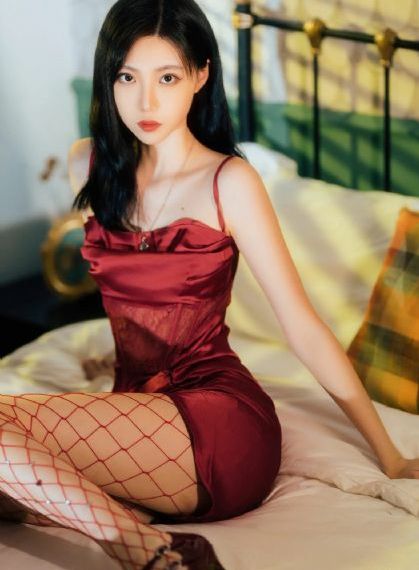 娇小亚女挑战巨大黑迪克_电影无删减版